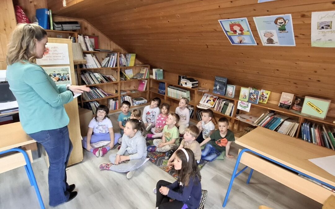 Posjet najmlađih školskoj knjižnici