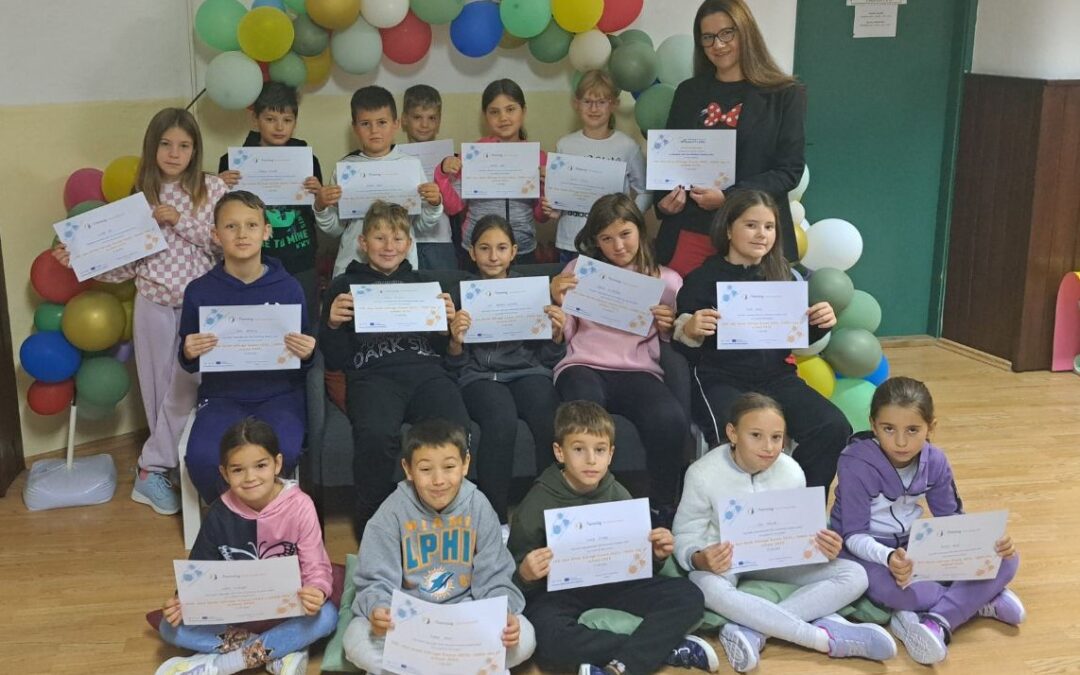 Priznanje učiteljici Danijeli i učenicima