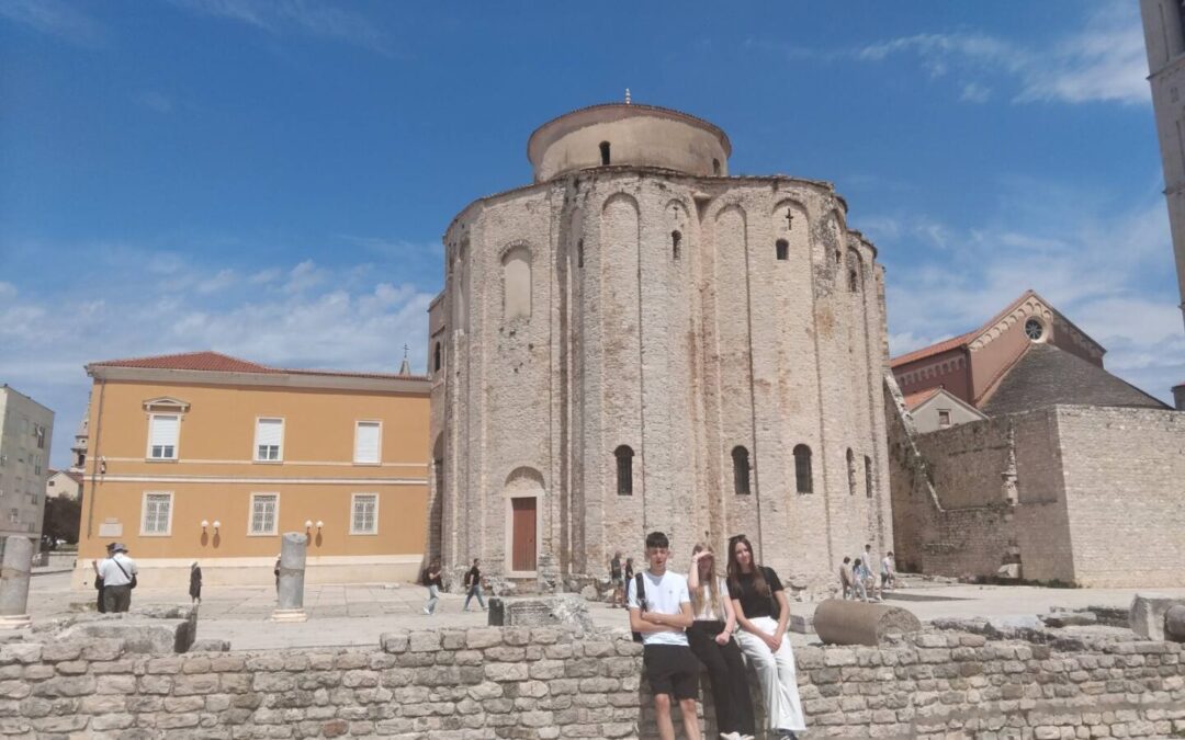Andrija, Frida i Tena u Dalmaciji